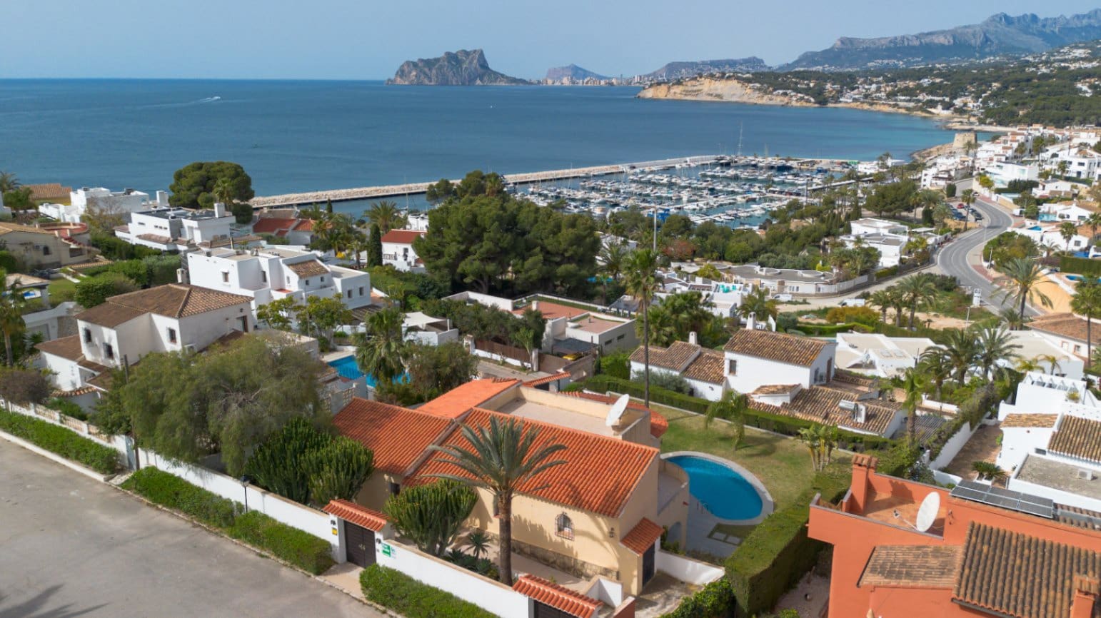 4 bedroom Villa for sale in Moraira with pool garage - € 1,750,000 (Ref: 9347805)