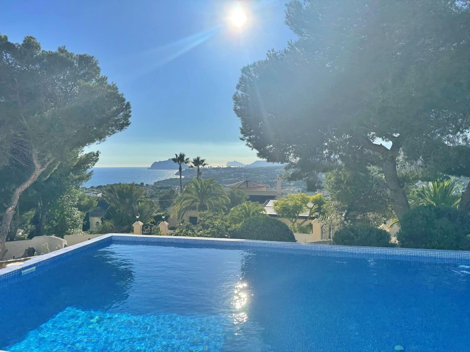 3 soveværelse Villa til leje i Moraira med swimmingpool garage - € 2.200 (Ref: 9347968)