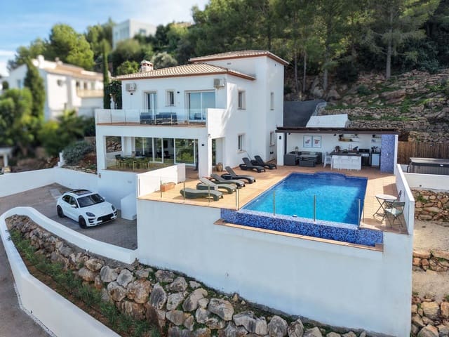 3 Zimmer Villa zu verkaufen in La Sella mit Pool - 850.000 € (Ref: 9349968)