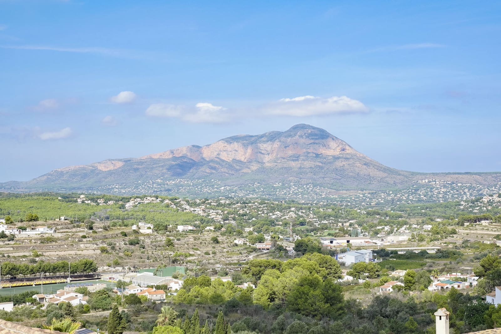 Halfvrijstaande villa te koop in Benitachell / Benitatxell met zwembad - € 345.000 (Ref: 9349978)