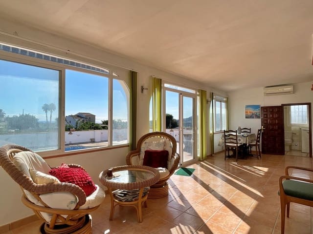 2 soverom Villa til salgs i Teulada Pueblo, Teulada-Moraira med svømmebasseng garasje - € 445 000 (Ref: 9369070)