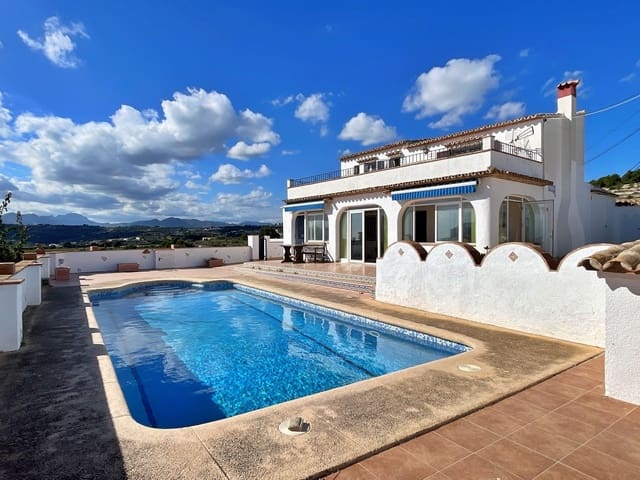 2 soverom Villa til salgs i Teulada Pueblo, Teulada-Moraira med svømmebasseng garasje - € 445 000 (Ref: 9369070)