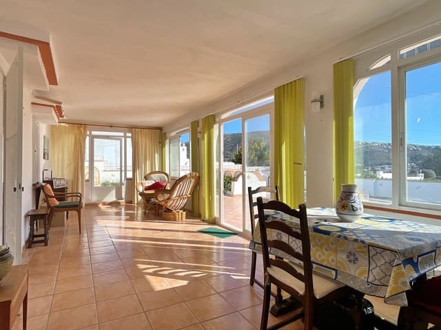 2 soverom Villa til salgs i Teulada Pueblo, Teulada-Moraira med svømmebasseng garasje - € 445 000 (Ref: 9369070)