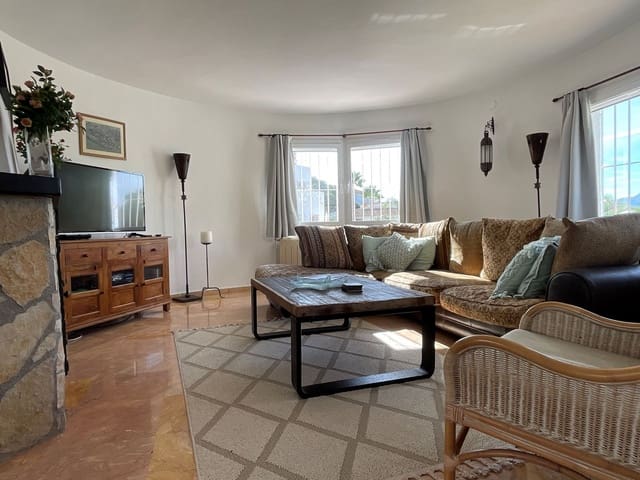 5 bedroom Villa for sale in Moraira, Teulada-Moraira with pool garage - € 725,000 (Ref: 9383518)