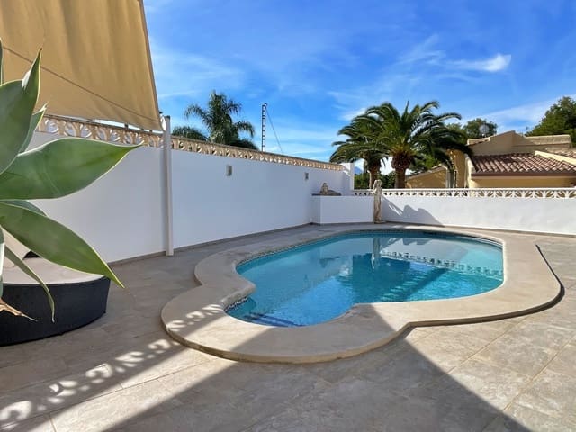 5 bedroom Villa for sale in Moraira, Teulada-Moraira with pool garage - € 725,000 (Ref: 9383518)