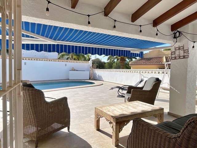 5 bedroom Villa for sale in Moraira, Teulada-Moraira with pool garage - € 725,000 (Ref: 9383518)