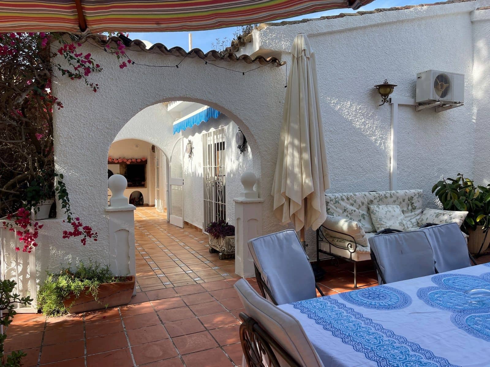 5 bedroom Villa for sale in Moraira with pool garage - € 725,000 (Ref: 9383518)