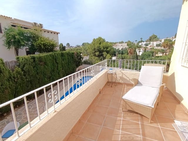 4 Zimmer Villa zu verkaufen in Moraira, Teulada-Moraira mit Pool Garage - 595.000 € (Ref: 9383523)