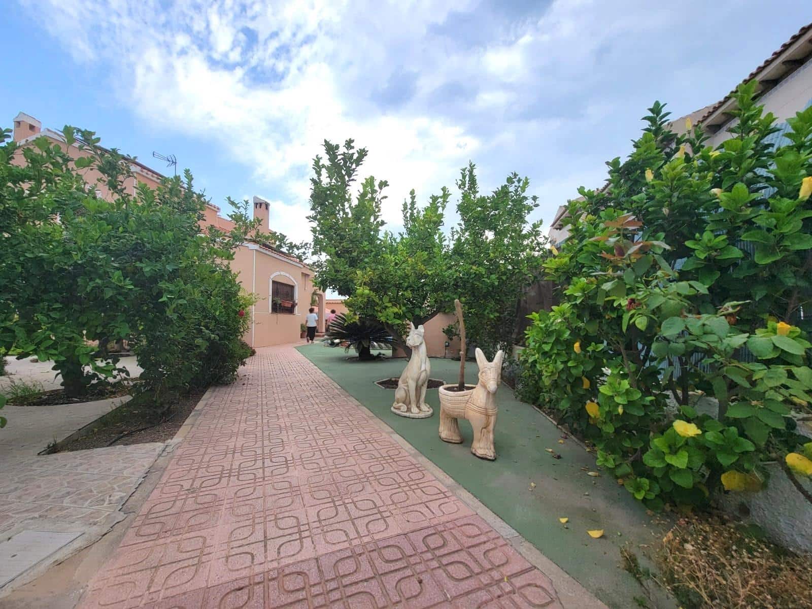 4 slaapkamer Villa te koop in Aguas Nuevas met zwembad garage - € 1.000.000 (Ref: 9394390)