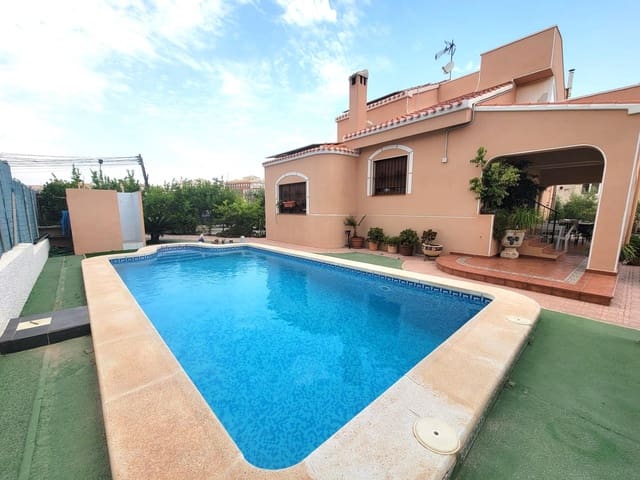 4 slaapkamer Villa te koop in Aguas Nuevas, Torrevieja met zwembad garage - € 1.000.000 (Ref: 9394390)