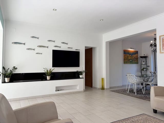 4 sypialnia Willa na sprzedaż w Moraira, Teulada-Moraira z basenem garażem - 795 000 € (Ref: 9402415)