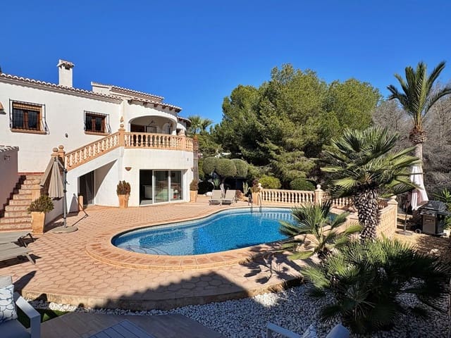 4 sypialnia Willa na sprzedaż w Moraira, Teulada-Moraira z basenem garażem - 795 000 € (Ref: 9402415)