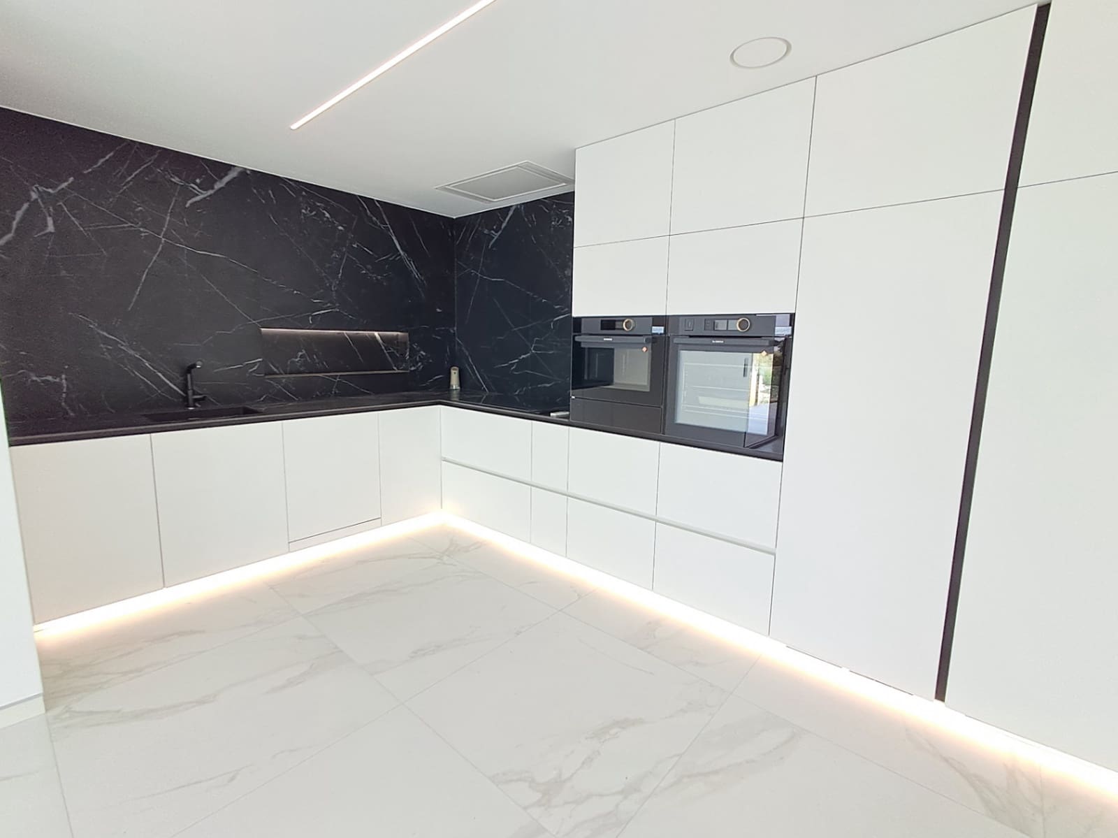 5 Zimmer Villa zu verkaufen in Altea mit Pool Garage - 2.350.000 € (Ref: 9410071)