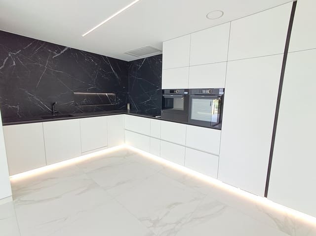 5 Zimmer Villa zu verkaufen in Altea mit Pool Garage - 2.350.000 € (Ref: 9410071)