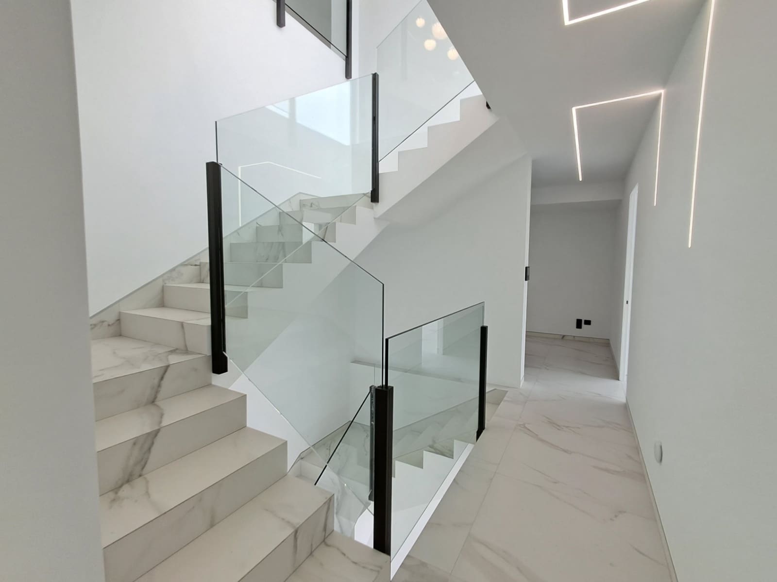 5 Zimmer Villa zu verkaufen in Altea mit Pool Garage - 2.350.000 € (Ref: 9410071)