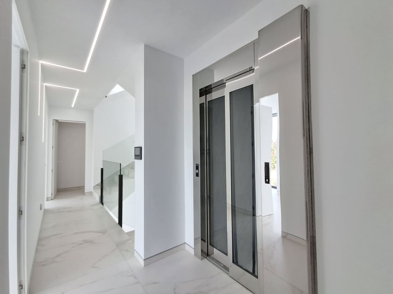 5 Zimmer Villa zu verkaufen in Altea mit Pool Garage - 2.350.000 € (Ref: 9410071)