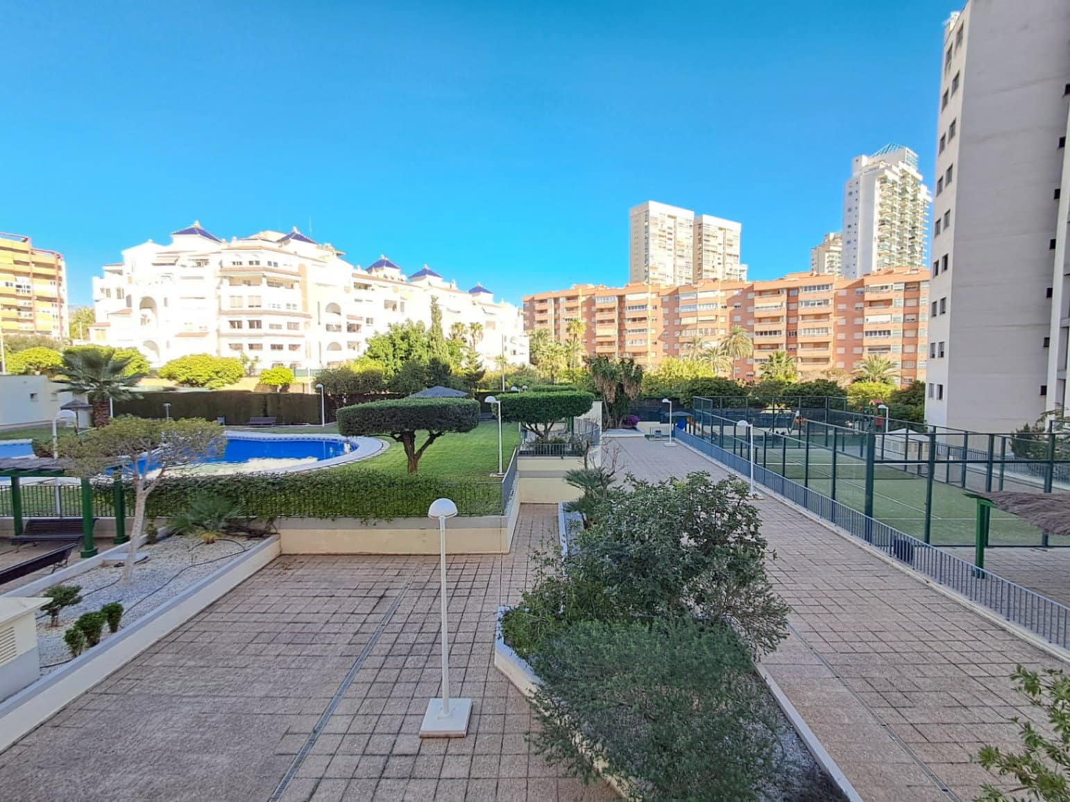 2 bedroom Apartment for sale in La Villajoyosa / Vila Joiosa with pool - € 350,000 (Ref: 9414577)