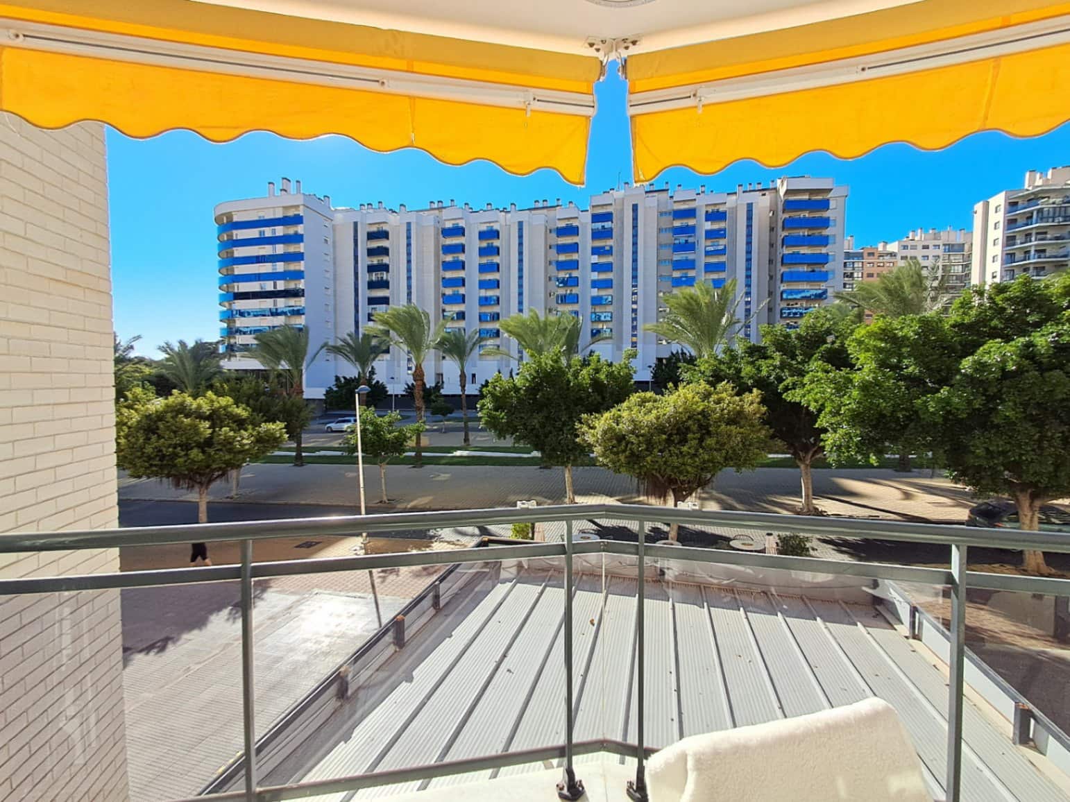 2 bedroom Apartment for sale in La Villajoyosa / Vila Joiosa with pool - € 350,000 (Ref: 9414577)