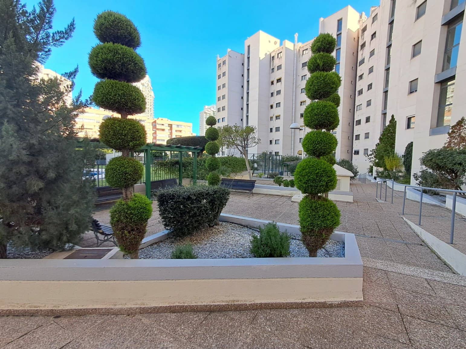 2 bedroom Apartment for sale in La Villajoyosa / Vila Joiosa with pool - € 350,000 (Ref: 9414577)