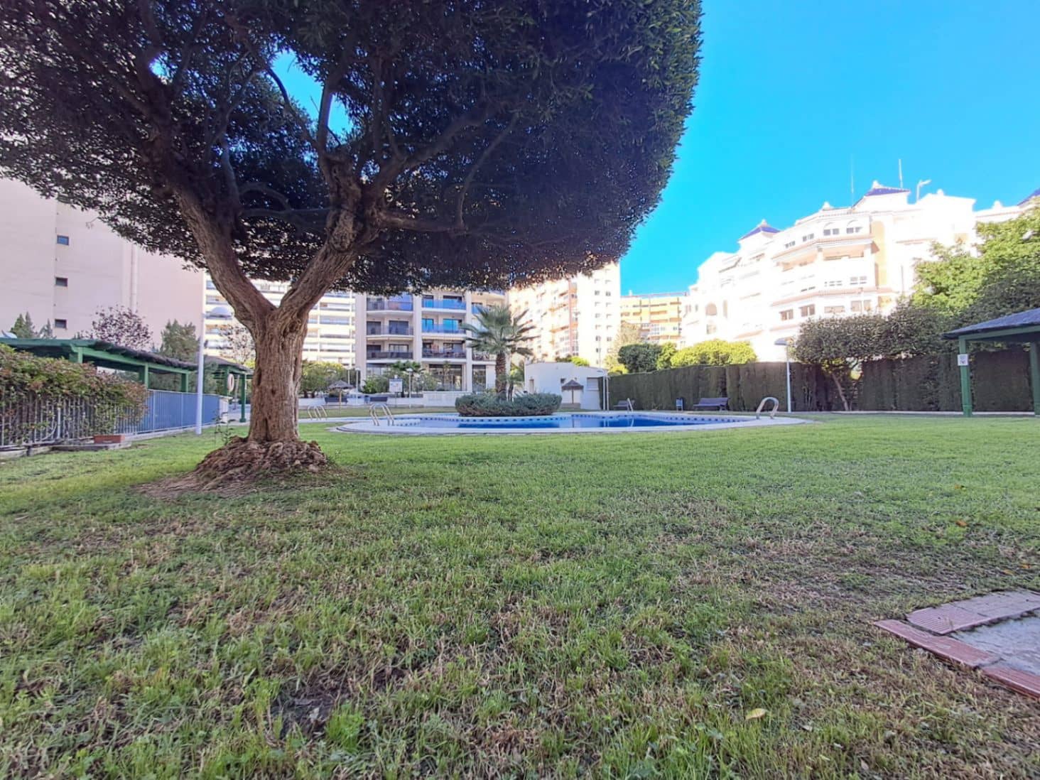 2 bedroom Apartment for sale in La Villajoyosa / Vila Joiosa with pool - € 350,000 (Ref: 9414577)