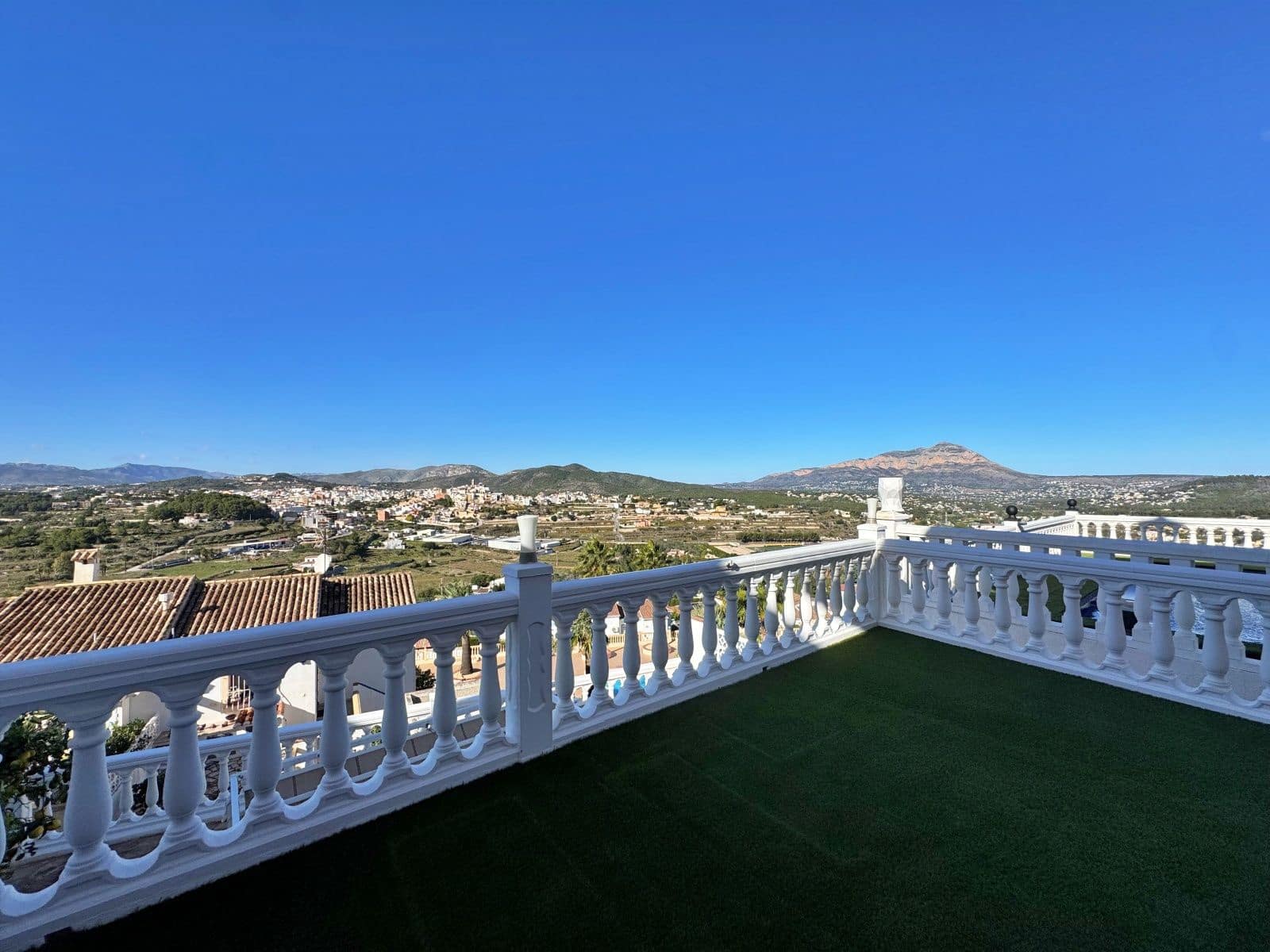 3 sovrum Villa att hyra i Benitachell / Benitatxell med pool garage - 1 300 € (Ref: 9415090)