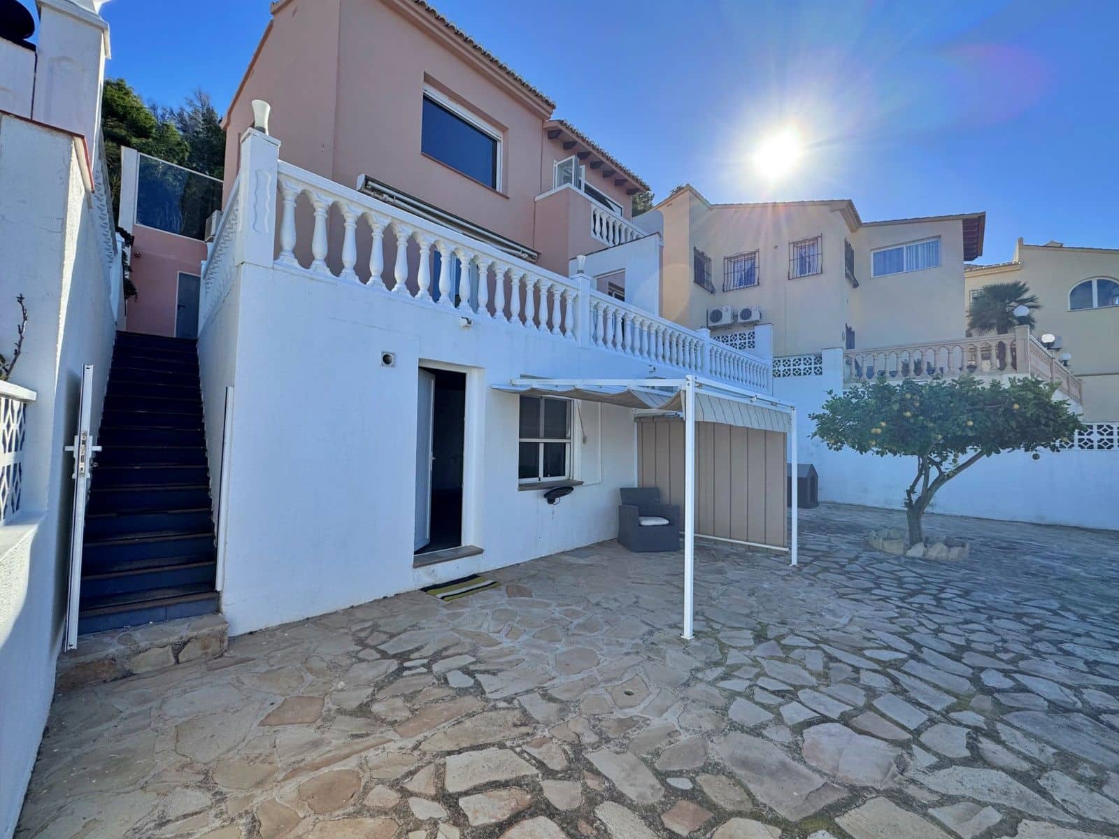 3 sovrum Villa att hyra i Benitachell / Benitatxell med pool garage - 1 300 € (Ref: 9415090)