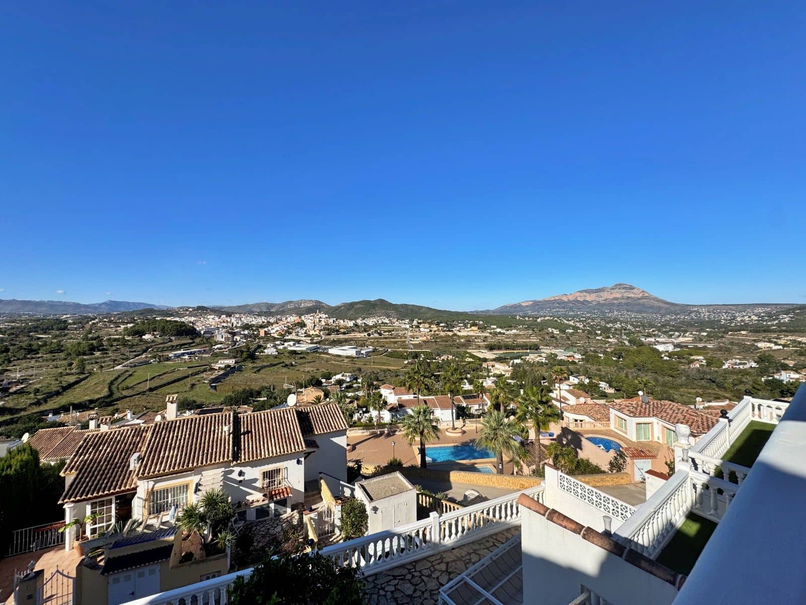 3 sovrum Villa att hyra i Benitachell / Benitatxell med pool garage - 1 300 € (Ref: 9415090)