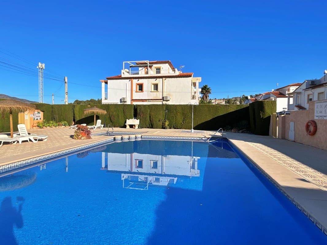 2 soveværelse Bungalow til salg i Calpe / Calp med swimmingpool garage - € 265.000 (Ref: 9422572)