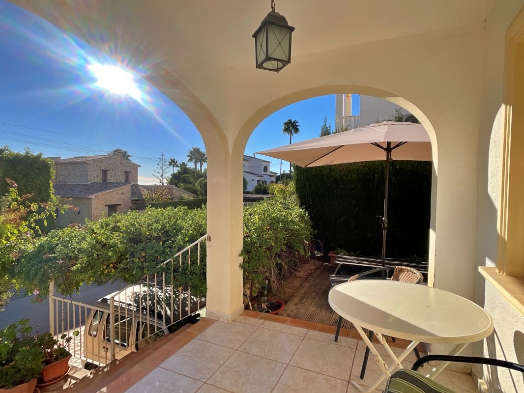 2 soveværelse Bungalow til salg i Calpe / Calp med swimmingpool garage - € 265.000 (Ref: 9422572)