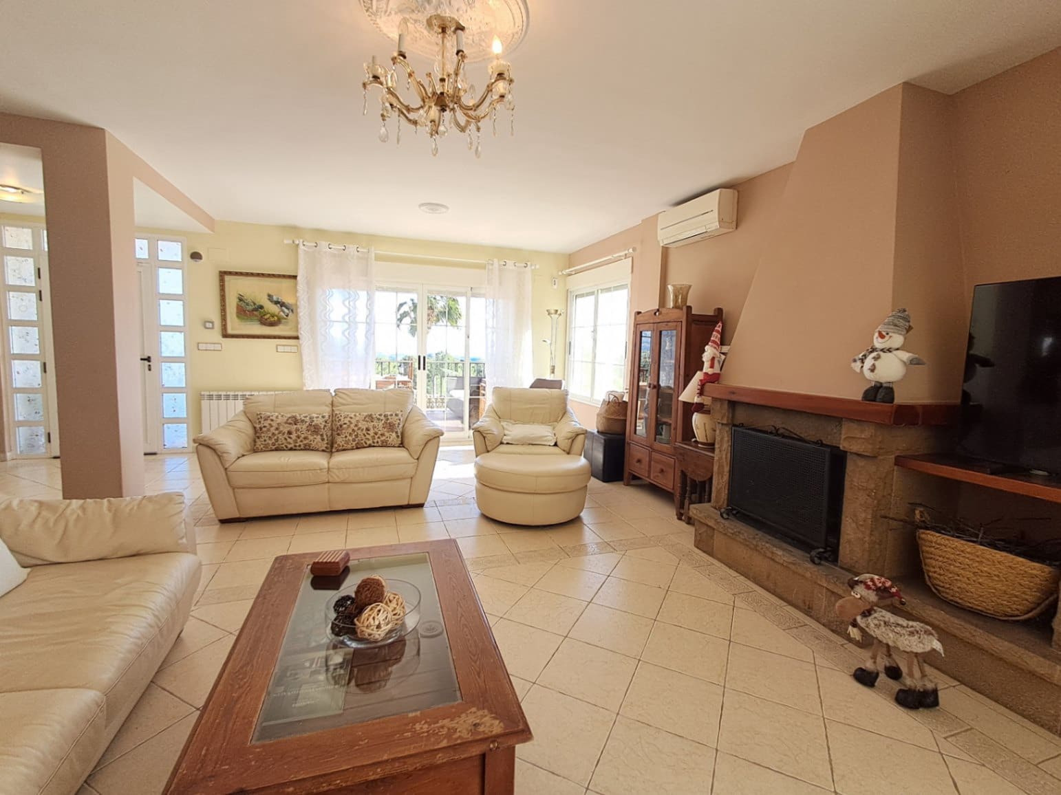 4 bedroom Villa for rent in Polop with pool garage - € 3,900 (Ref: 9431988)