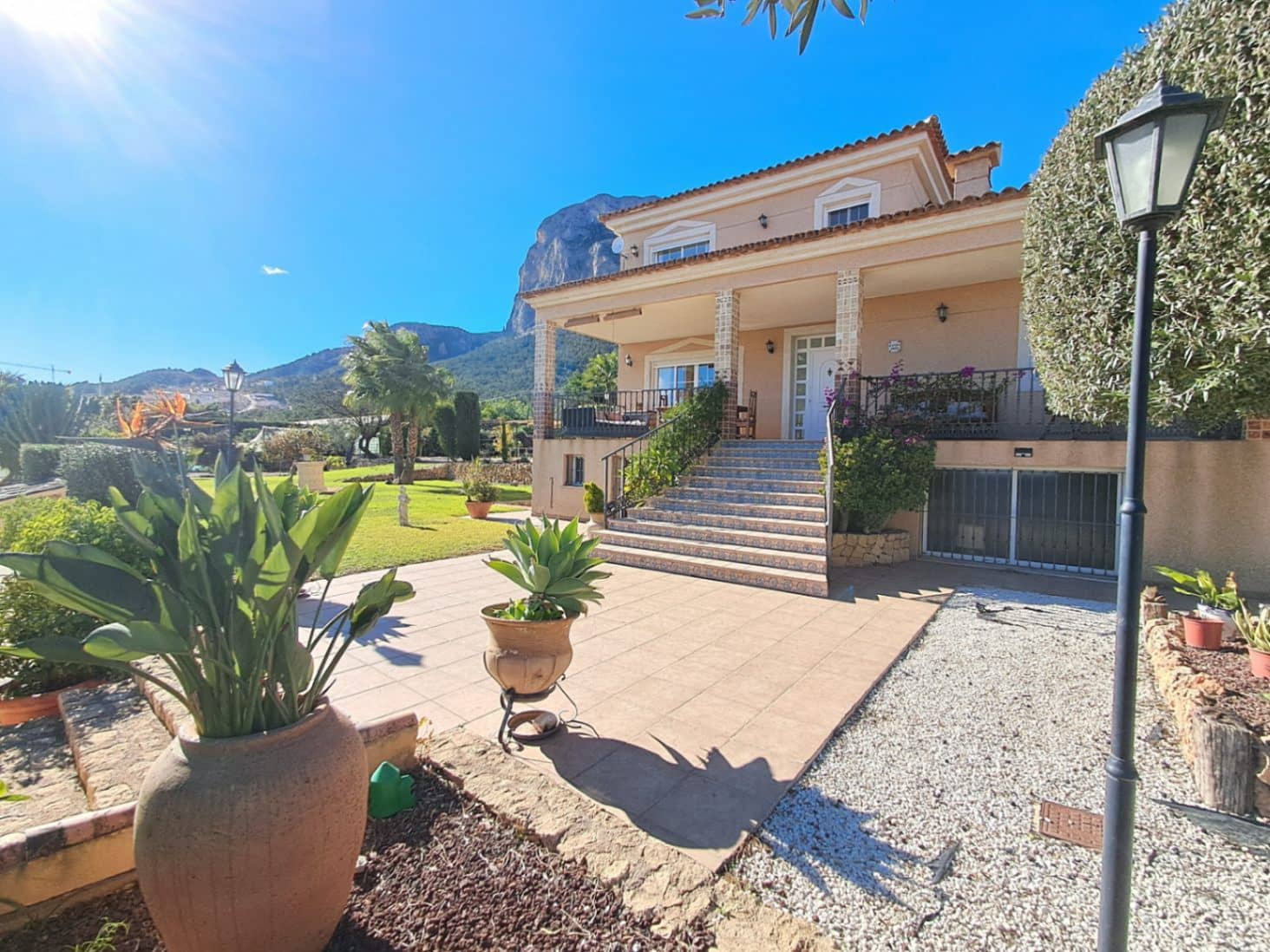 4 bedroom Villa for rent in Polop with pool garage - € 3,900 (Ref: 9431988)