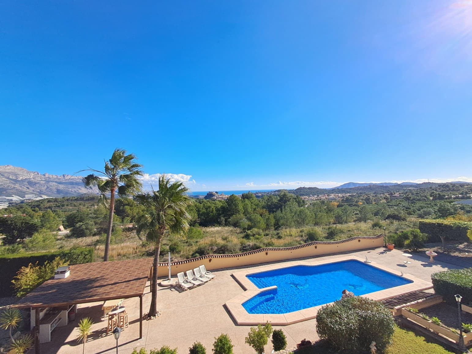 4 bedroom Villa for rent in Polop with pool garage - € 3,900 (Ref: 9431988)