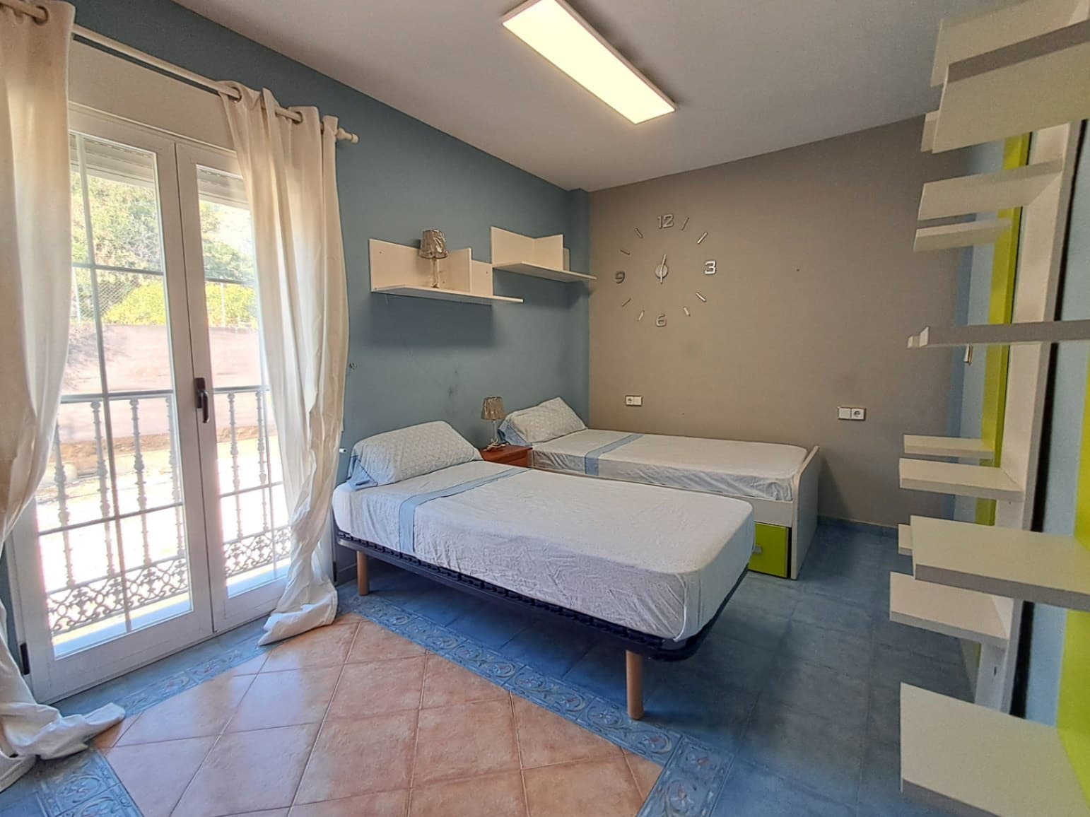 4 bedroom Villa for rent in Polop with pool garage - € 3,900 (Ref: 9431988)