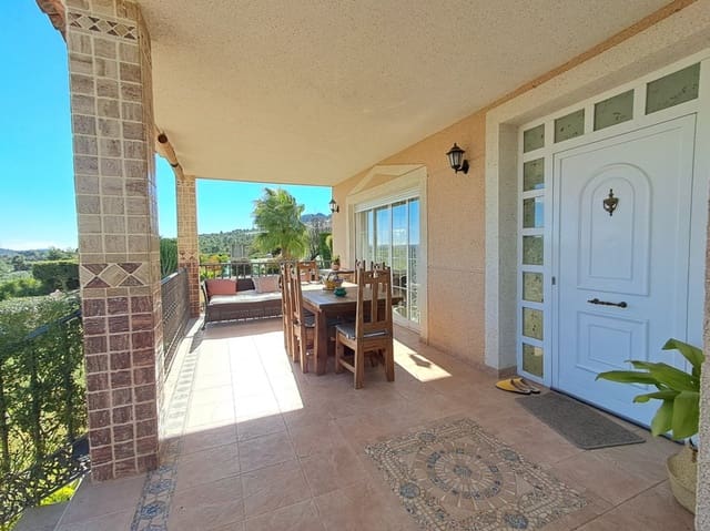 4 bedroom Villa for rent in Polop with pool garage - € 3,900 (Ref: 9431988)