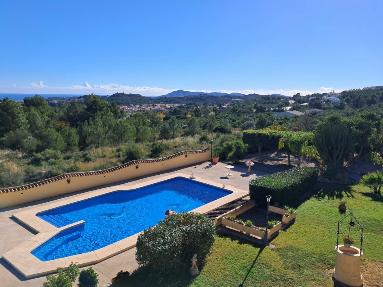 4 bedroom Villa for rent in Polop with pool garage - € 3,900 (Ref: 9431988)