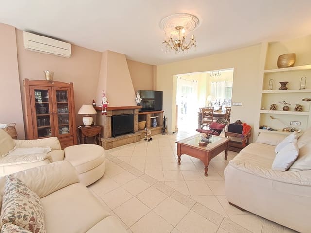 4 bedroom Villa for rent in Polop with pool garage - € 3,900 (Ref: 9431988)