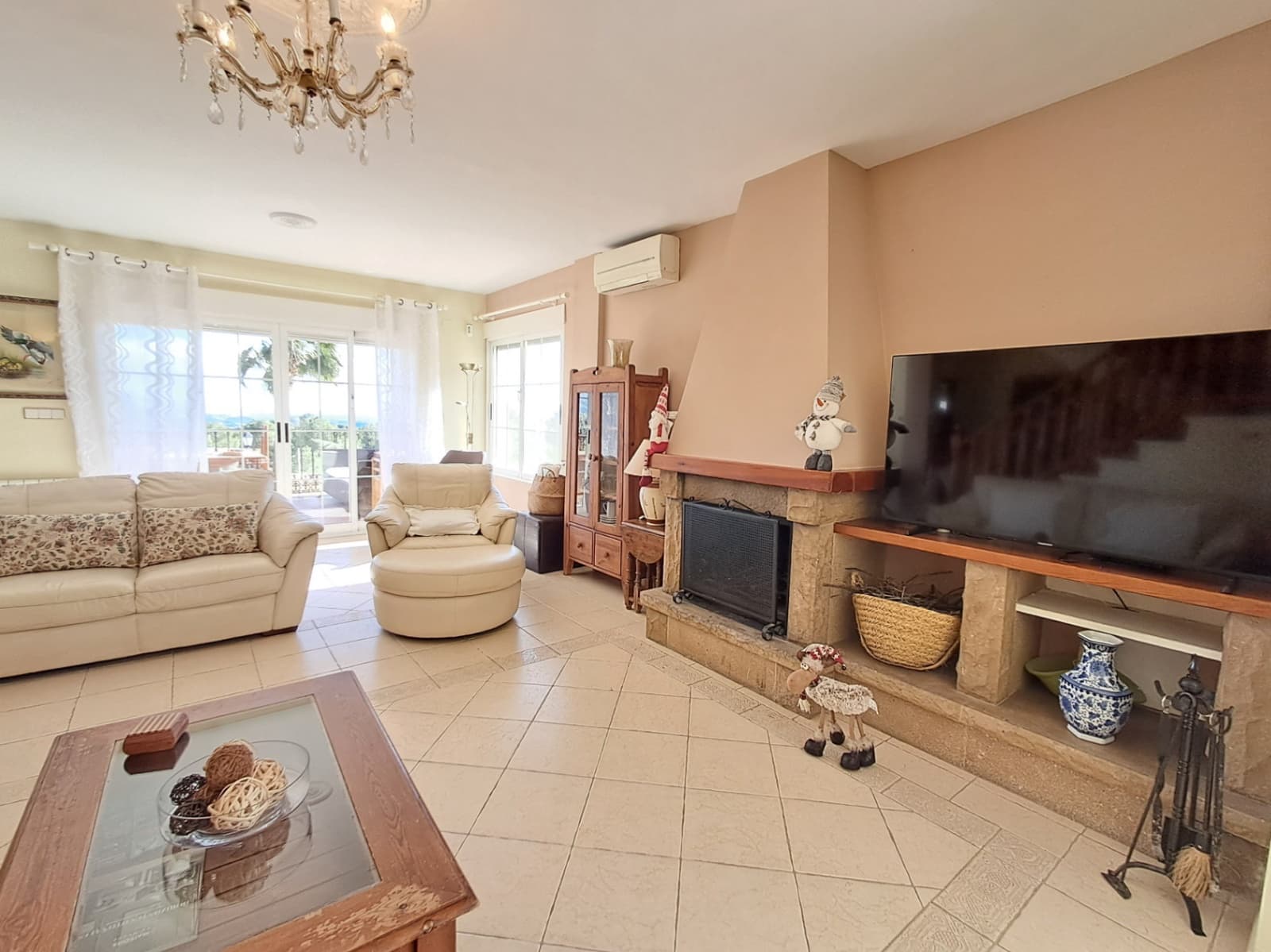 4 bedroom Villa for rent in Polop with pool garage - € 3,900 (Ref: 9431988)