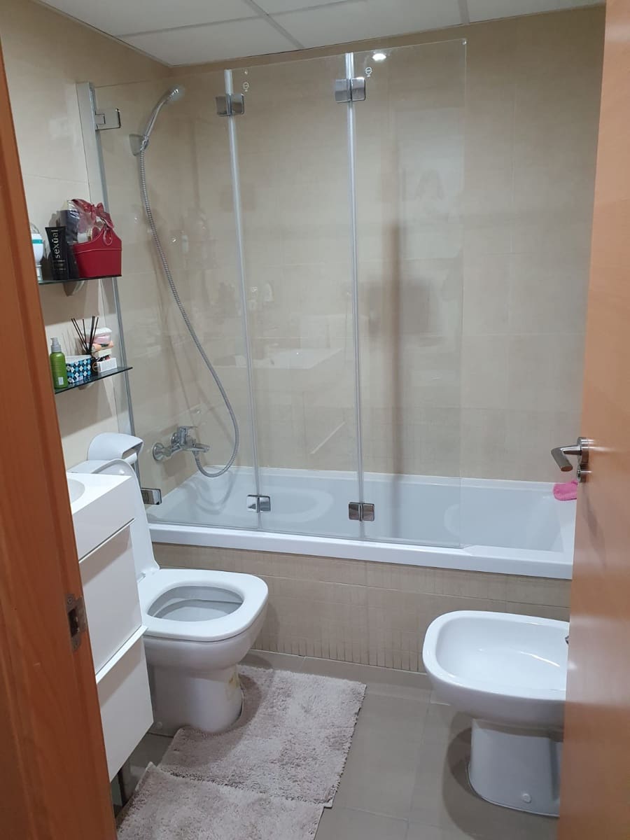 2 bedroom Apartment for sale in Benidorm with garage - € 265,000 (Ref: 9436145)