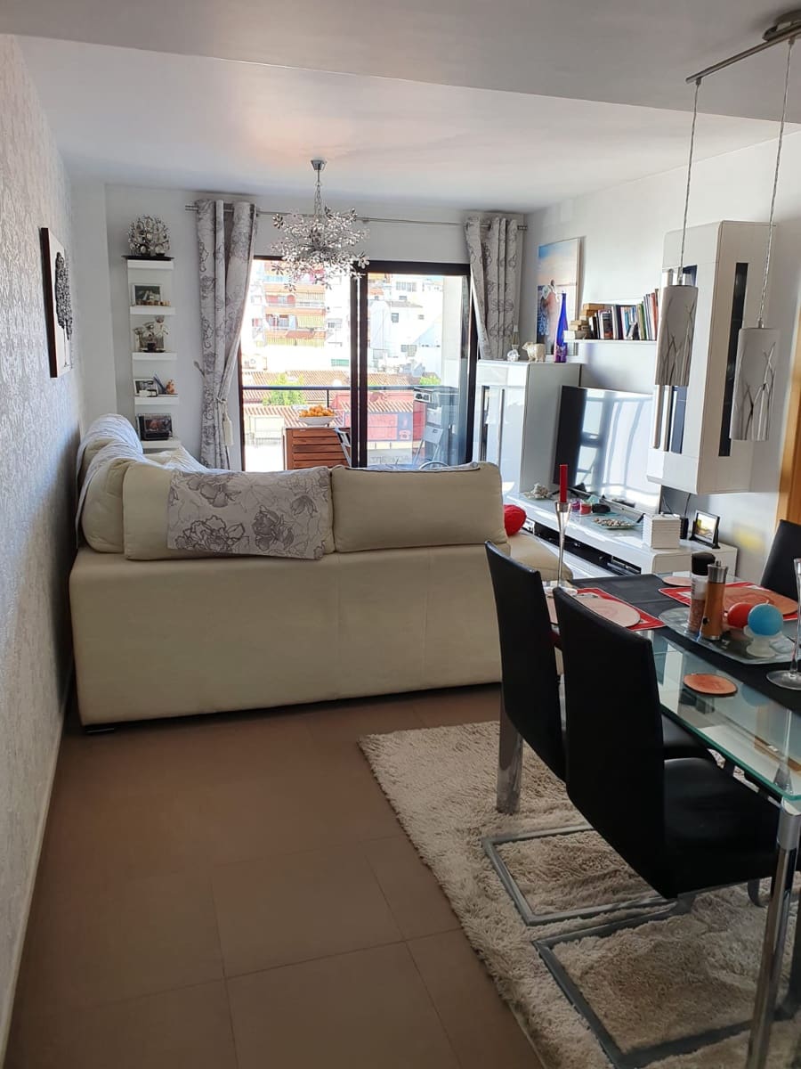 2 bedroom Apartment for sale in Benidorm with garage - € 265,000 (Ref: 9436145)