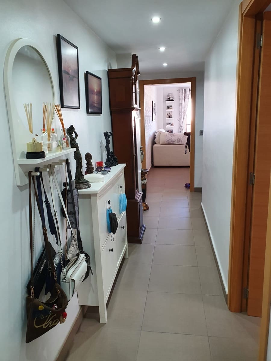 2 bedroom Apartment for sale in Benidorm with garage - € 265,000 (Ref: 9436145)