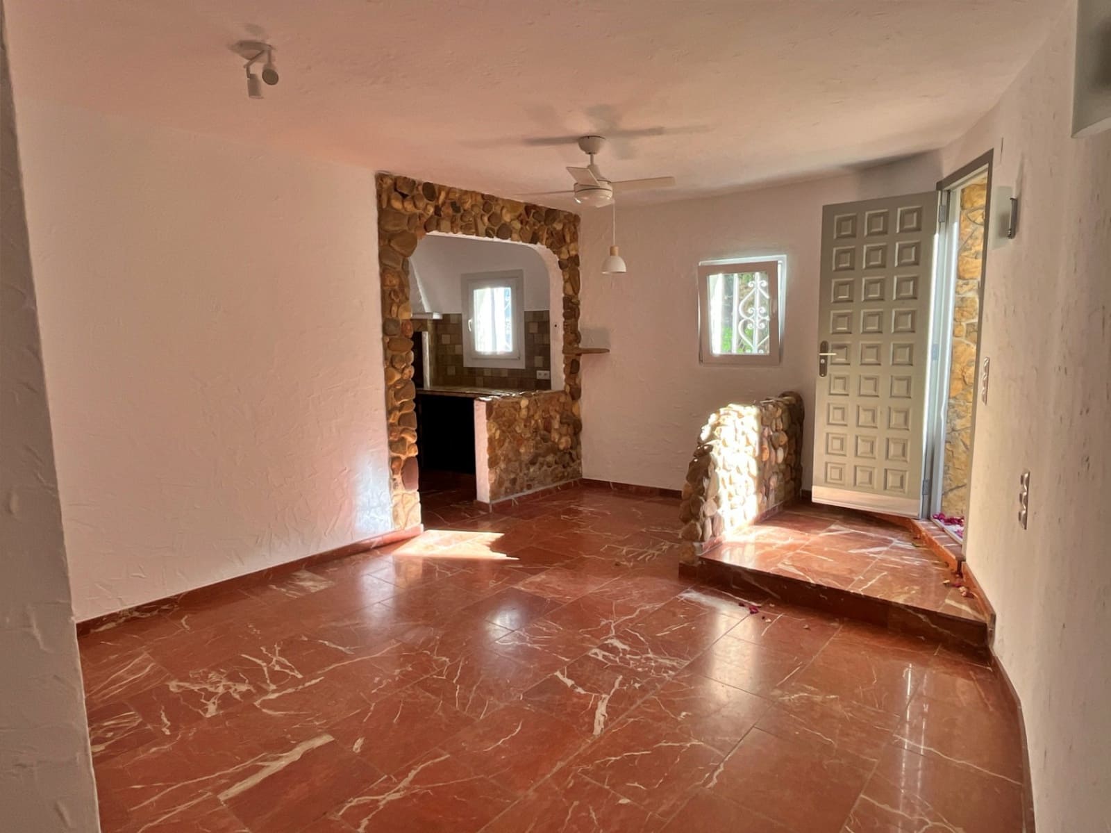 5 quarto Moradia para venda em Calpe / Calp com piscina garagem - 590 000 € (Ref: 9438431)