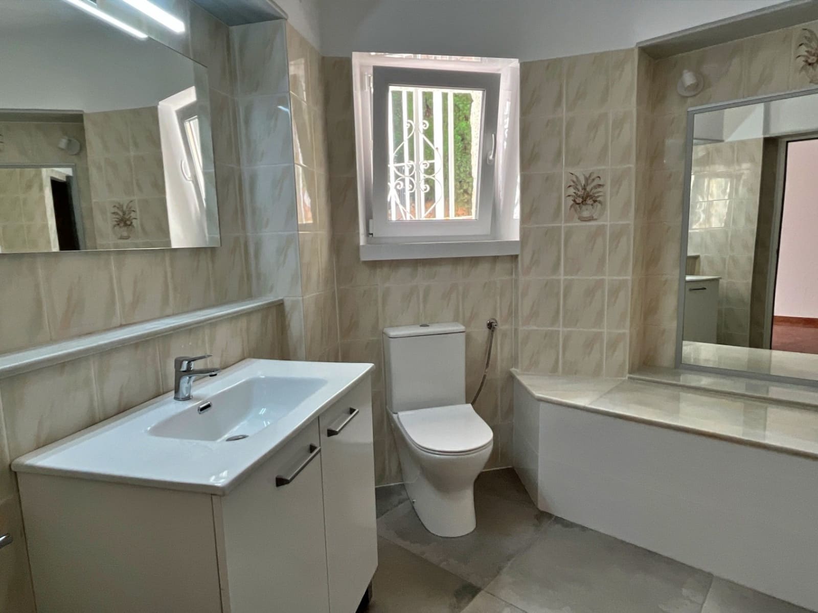 5 quarto Moradia para venda em Calpe / Calp com piscina garagem - 590 000 € (Ref: 9438431)