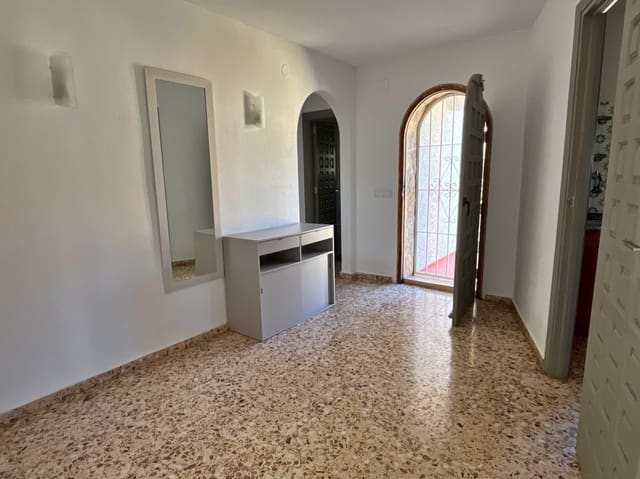 5 quarto Moradia para venda em Maryvilla, Calpe / Calp com piscina garagem - 590 000 € (Ref: 9438431)