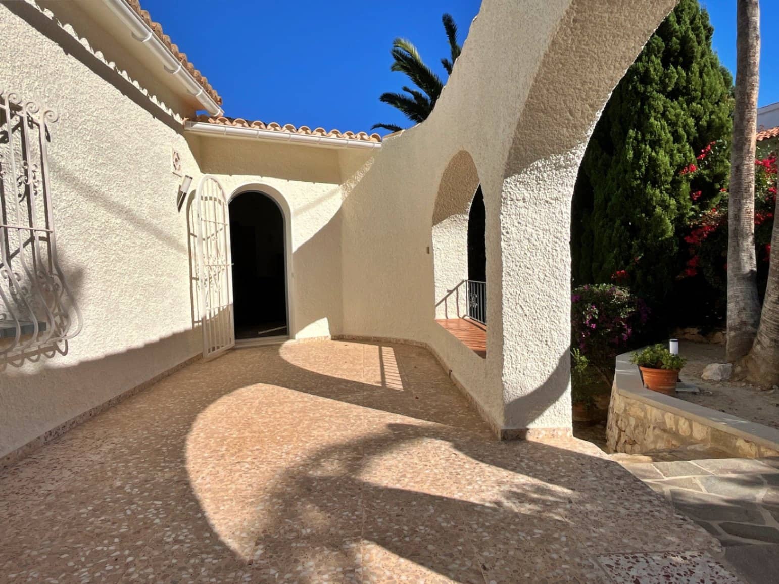 5 quarto Moradia para venda em Calpe / Calp com piscina garagem - 590 000 € (Ref: 9438431)