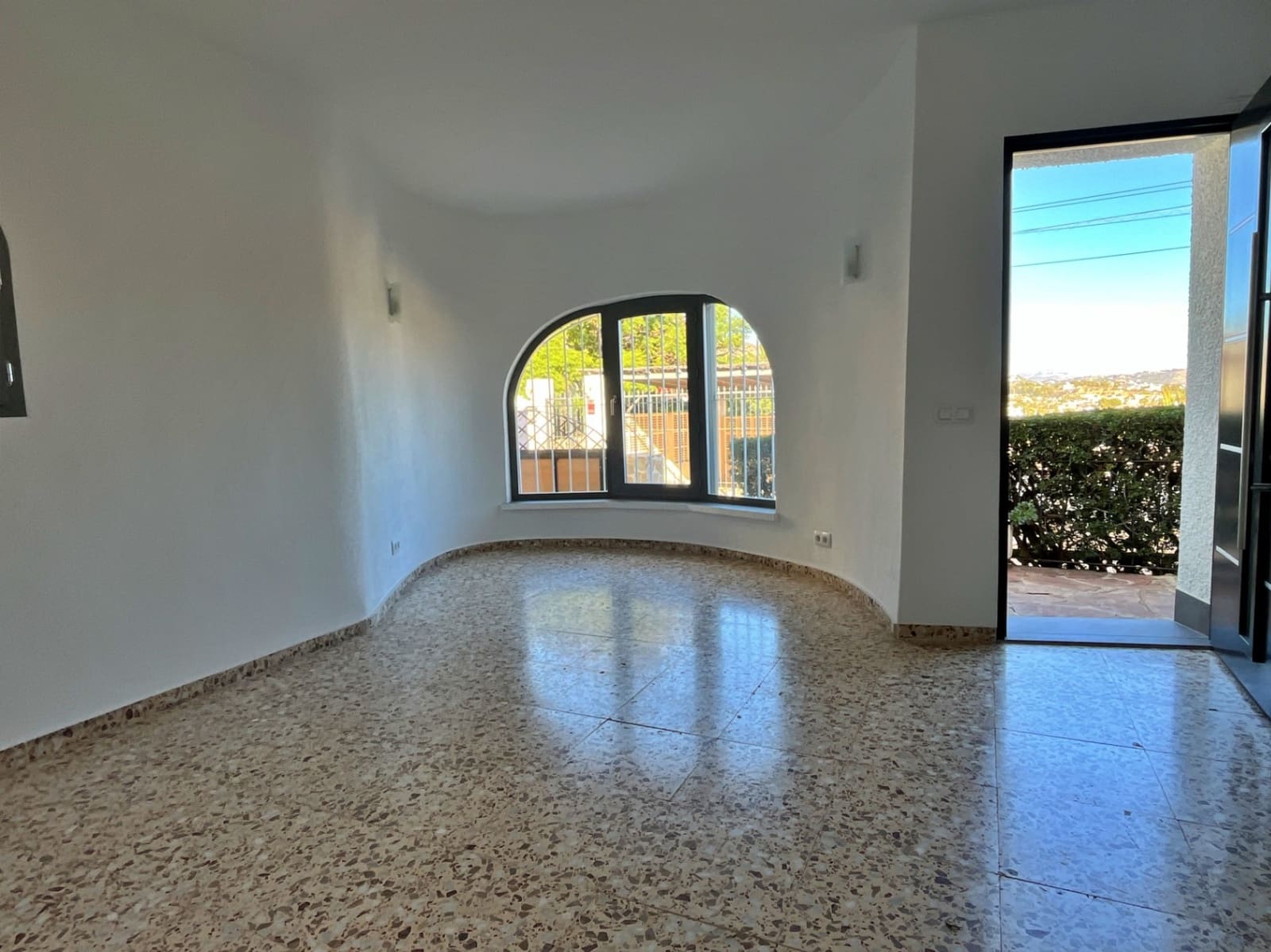5 quarto Moradia para venda em Calpe / Calp com piscina garagem - 590 000 € (Ref: 9438431)
