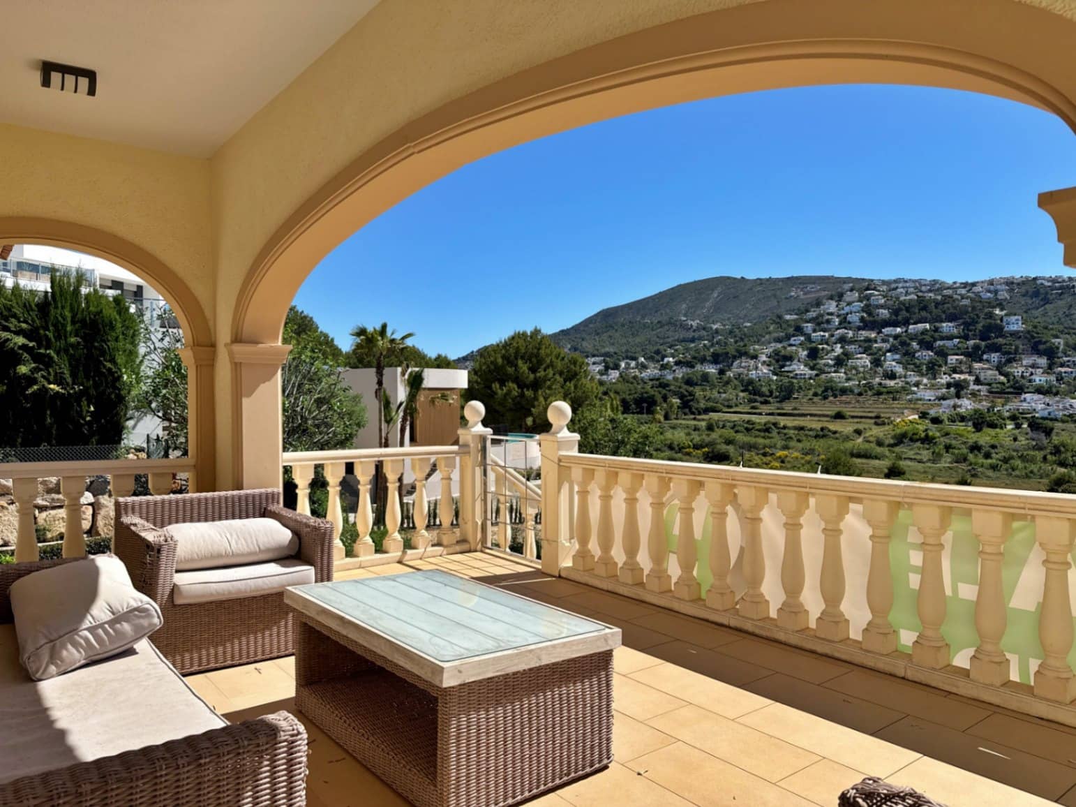 3 bedroom Villa for sale in Moraira with pool garage - € 895,000 (Ref: 9440303)