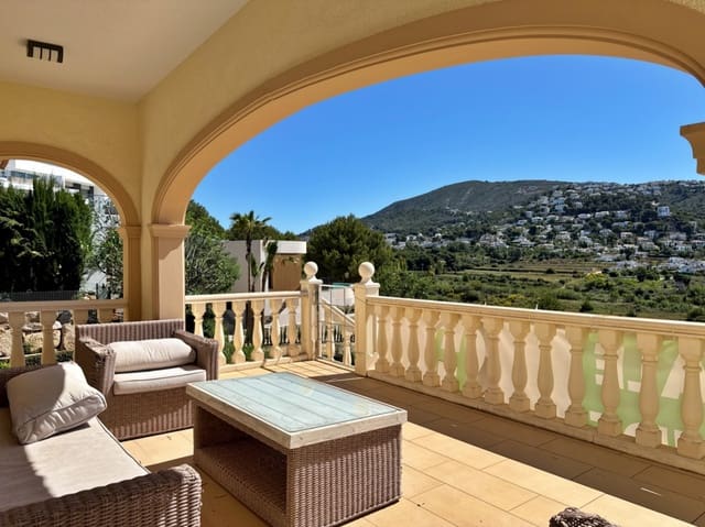 3 soverom Villa til salgs i Moraira, Teulada-Moraira med svømmebasseng garasje - € 895 000 (Ref: 9440303)
