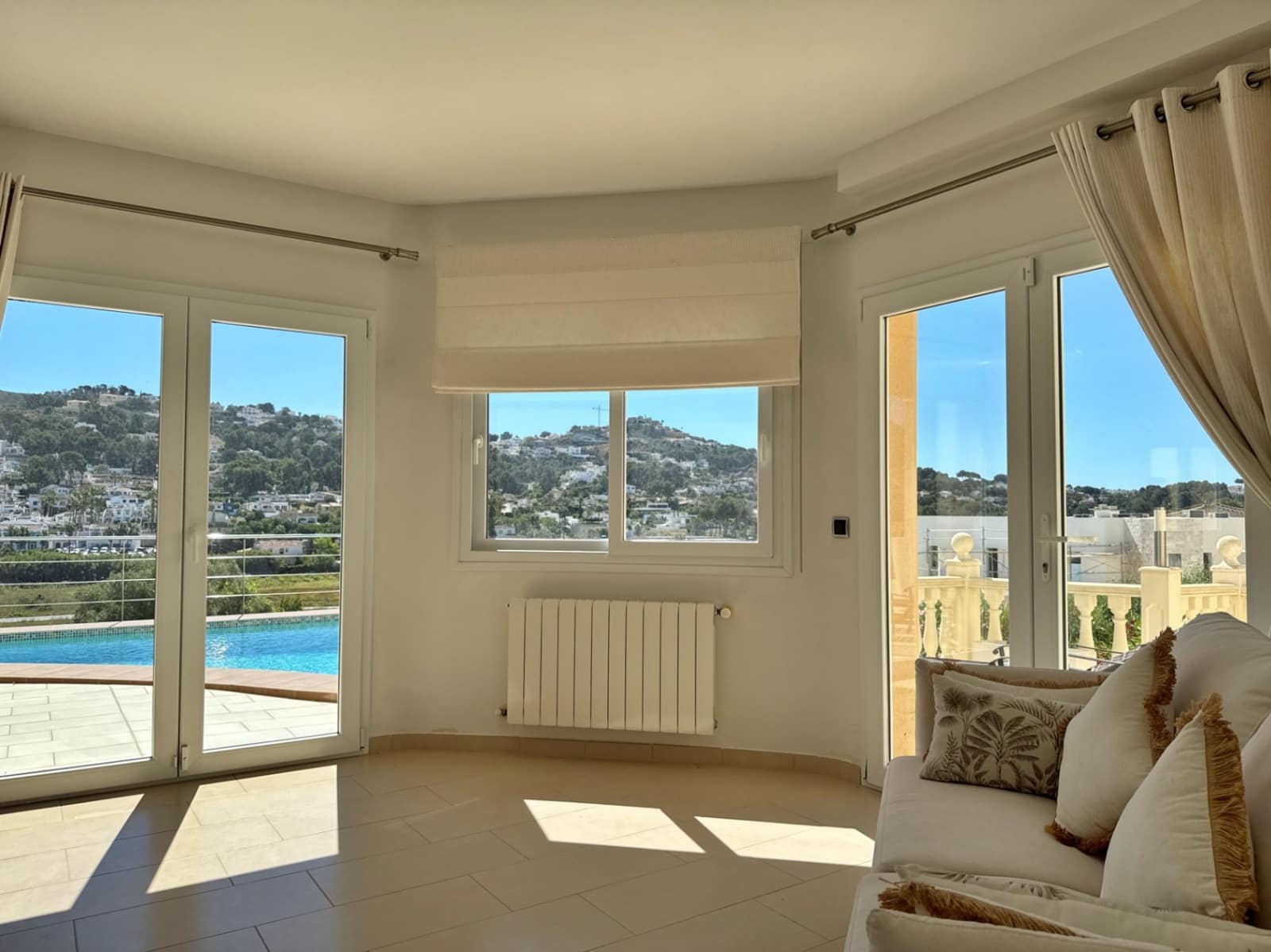 3 bedroom Villa for sale in Moraira with pool garage - € 895,000 (Ref: 9440303)