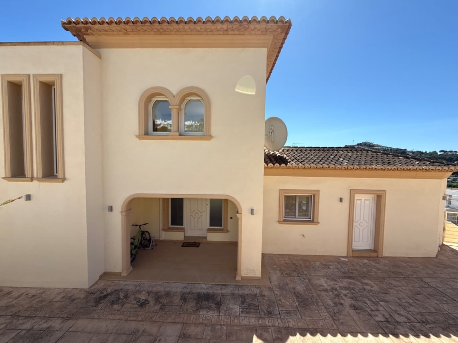 3 bedroom Villa for sale in Moraira with pool garage - € 895,000 (Ref: 9440303)
