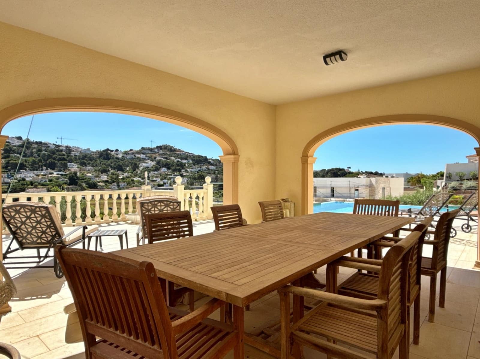 3 bedroom Villa for sale in Moraira with pool garage - € 895,000 (Ref: 9440303)